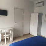 아파트 Barnet House Lamezia *