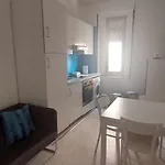 아파트 Barnet House Lamezia