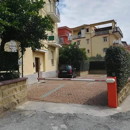 Lägenhet Barnet House Lamezia