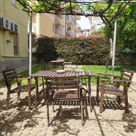Barnet House Lamezia شقة لاميزيا تيرمي