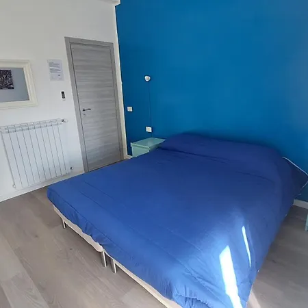 Barnet House Lamezia 拉默齐亚泰尔默