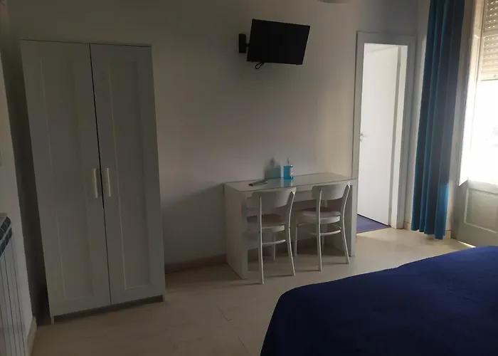 Barnet House Lamezia * 拉默齐亚泰尔默