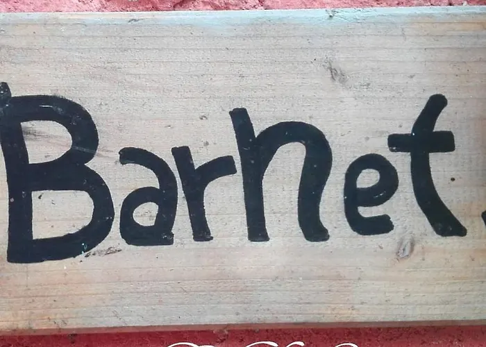 Barnet House Lamezia * 拉默齐亚泰尔默