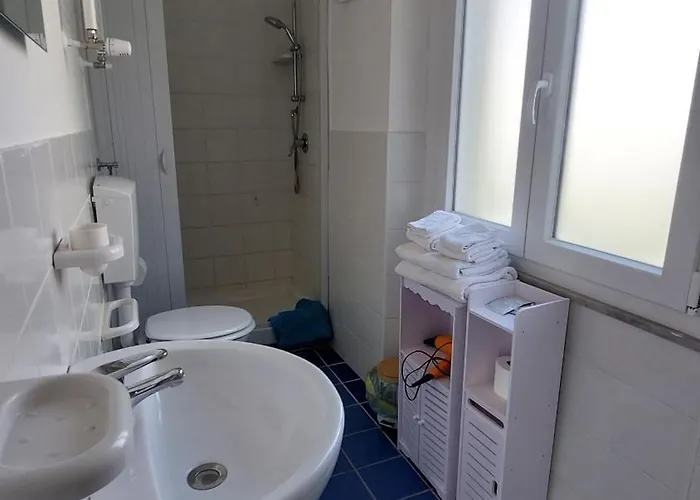 Barnet House Lamezia * 拉默齐亚泰尔默