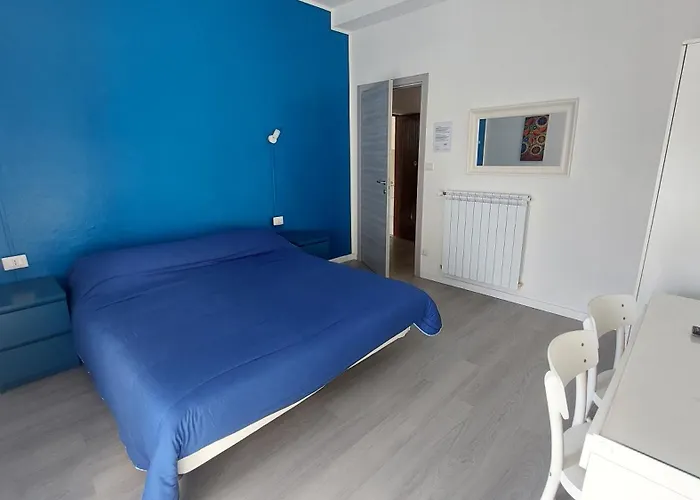 Barnet House Lamezia * 拉默齐亚泰尔默