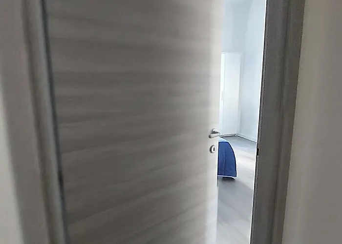 Barnet House Lamezia * 拉默齐亚泰尔默